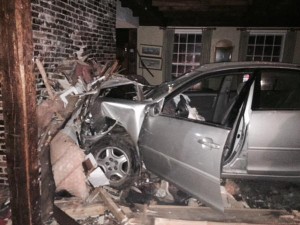 07-10-15 Car crashes into home